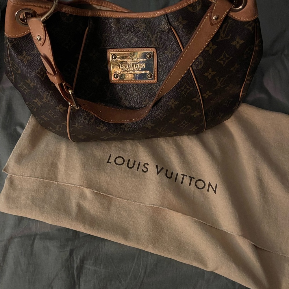 Authentic Louis Vuitton Galliera Hobo Bag (2008)